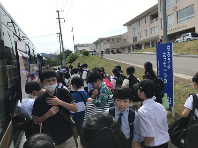 BB6494F1-1FD0-4B7D-A5C3-F1B4000939D8